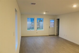 1646 Gardenia Grv Ln in Crosby, TX - Building Photo - Building Photo