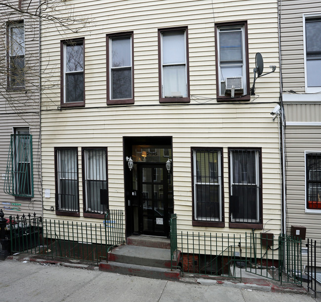 296 Harman St in Brooklyn, NY - Building Photo - Building Photo