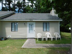 204 Cedar Ridge Ln in Havelock, NC - Building Photo