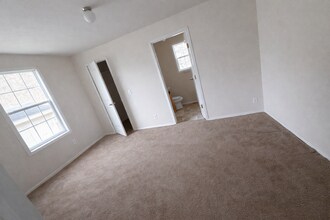 261 Oak Lawn Dr in Battle Creek, MI - Building Photo - Building Photo