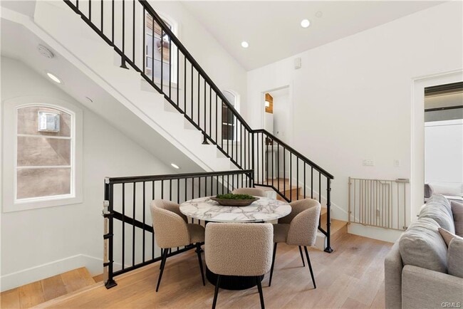 606 1/2 Marigold Ave in Newport Beach, CA - Building Photo - Building Photo