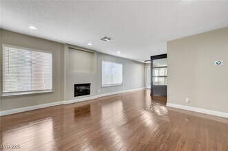 517 Prescott St in Las Vegas, NV - Building Photo - Building Photo