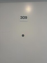 829 SW 18th Ave in Miami, FL - Building Photo - Building Photo