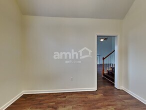 7209 Sir William Dr in Fairview, TN - Foto de edificio - Building Photo