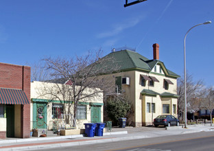 421 Edith Blvd SE in Albuquerque, NM - Foto de edificio - Building Photo