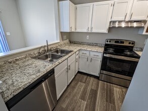 Spinnaker Cove Apartments in Dayton, OH - Foto de edificio - Building Photo