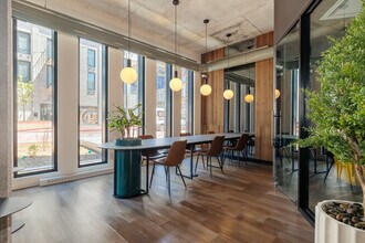 Esplanade Cartier in Montréal, QC - Building Photo - Lobby