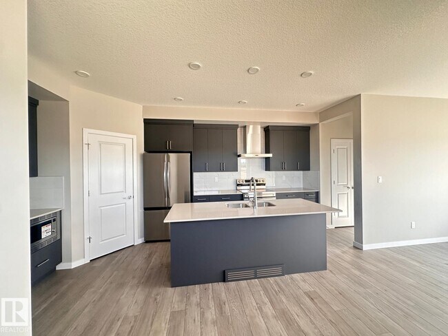 8668 Edgemont Link NW in Edmonton, AB - Building Photo - Building Photo