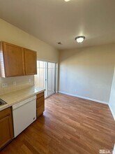 210 John Eugene Ct in Reno, NV - Foto de edificio - Building Photo