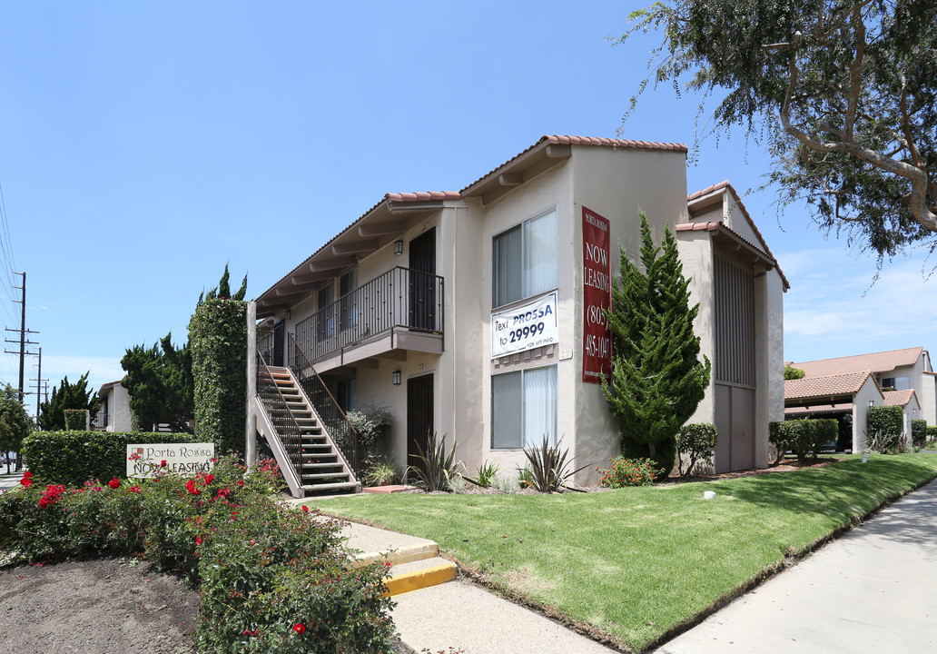 Porta Rossa Apartments in Oxnard, CA - Building Photo