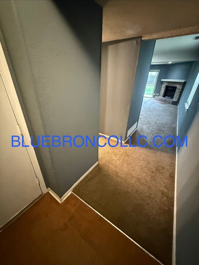 107 SW Oxford Pl in Lee's Summit, MO - Building Photo - Building Photo