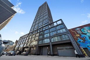 164 N Peoria St in Chicago, IL - Building Photo