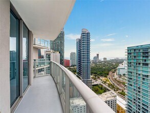 1100 S Miami Ave, Unit 3505 in Miami, FL - Building Photo - Building Photo