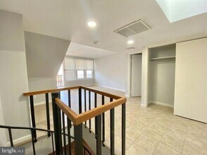 713 Walnut St in Philadelphia, PA - Building Photo - Building Photo