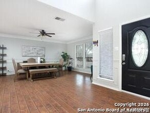 18118 Summer Knoll in San Antonio, TX - Building Photo - Building Photo