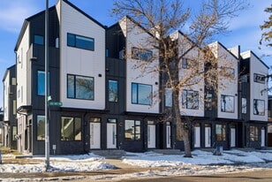 Mount Pleasant Parkside Townhomes in Calgary, AB - Building Photo