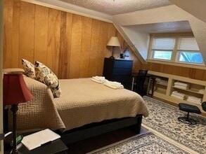 2233 NE Schuyler St in Portland, OR - Building Photo - Building Photo