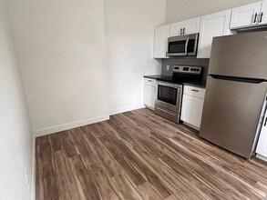 1312 Spring St, Unit 3 in Cincinnati, OH - Building Photo - Building Photo