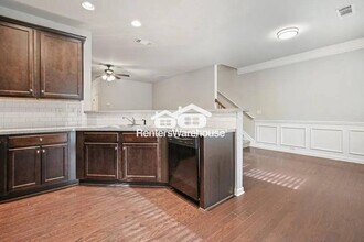 570 Oakside Pl in Acworth, GA - Building Photo - Building Photo