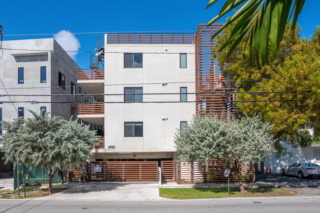 L’Uccello Condominiums in Coconut Grove, FL - Foto de edificio - Building Photo