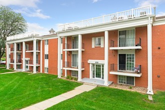 Westwood Apartments in Omaha, NE - Building Photo - Building Photo