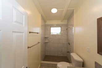 723 Hoomalimali St, Unit Front 1 in Pearl City, HI - Foto de edificio - Building Photo