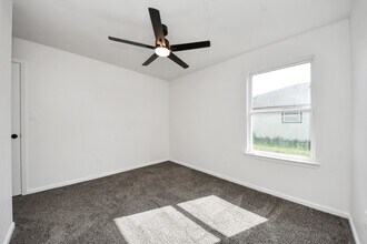 51 Rd 5214 in Cleveland, TX - Building Photo - Building Photo