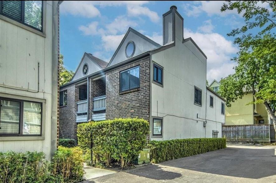 1114 Augusta Dr in Houston, TX - Building Photo