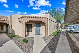 8800 N 107th Ave in Peoria, AZ - Building Photo