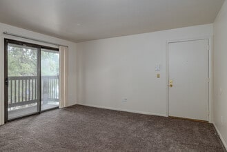 Walden Woods (Walden Caddis, LLC) in East Lansing, MI - Building Photo - Interior Photo