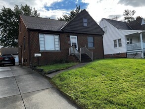 7417 Kenilworth Ave in Parma, OH - Building Photo - Building Photo