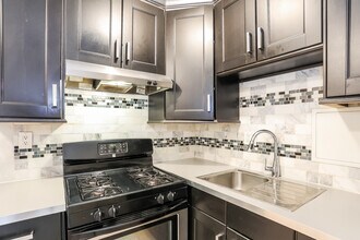 240 M St SW in Washington, DC - Building Photo - Building Photo