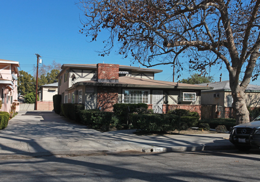 600 N Mariposa St in Burbank, CA - Building Photo