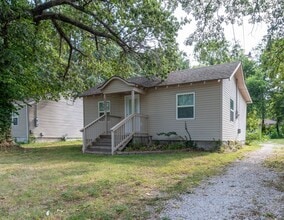 1330 N Clifton Ave in Springfield, MO - Building Photo - Building Photo