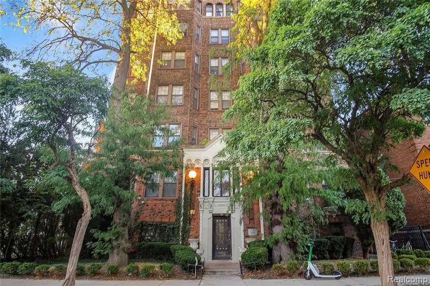 120 Glynn Ct, Unit 7 in Detroit, MI - Building Photo