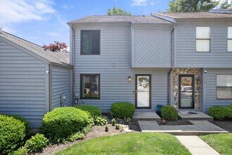 1051 Crisfield Dr in Cincinnati, OH - Building Photo - Building Photo