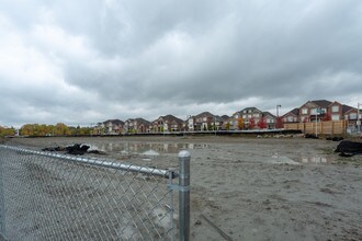 Upside Towns in Vaughan, ON - Building Photo - Building Photo