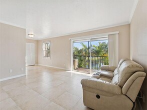 13693 Orange Sunset Dr, Unit 203 in Tampa, FL - Building Photo - Building Photo