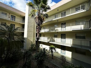 1800 N Lauderdale Ave, Unit 1217 in North Lauderdale, FL - Building Photo - Building Photo