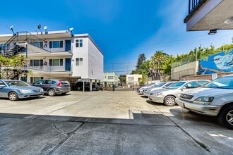 1008 E 23rd St in Oakland, CA - Foto de edificio - Building Photo