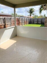 4211 NE 13th Ave, Unit East in Oakland Park, FL - Building Photo - Building Photo