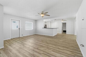 5223 Shadow Lawn Dr in Siesta Key, FL - Building Photo - Building Photo