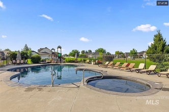 337 Orchid Ave in Fruitland, ID - Foto de edificio - Building Photo