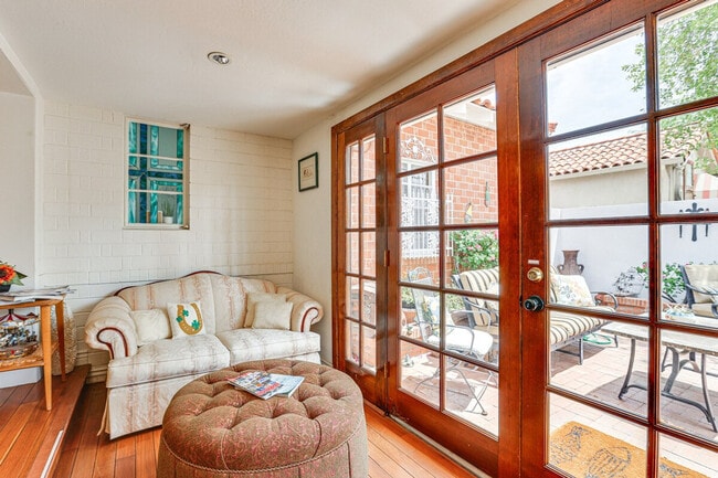 property at 107 W Windsor Ave