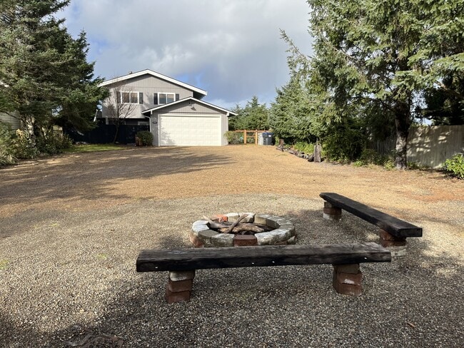 373 Sand Dune Ave NW in Ocean Shores, WA - Building Photo - Building Photo