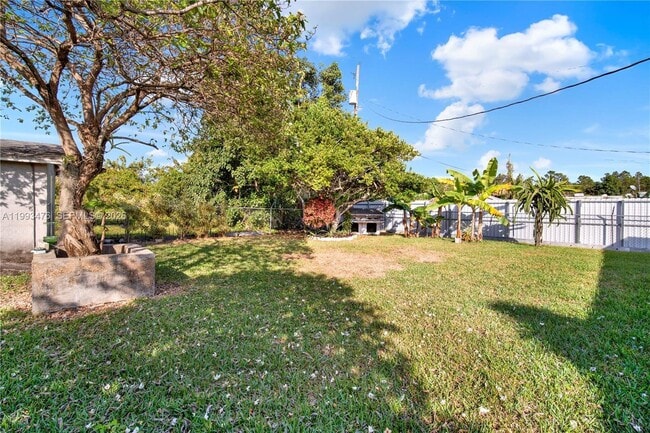 860 SW 3rd St in Florida City, FL - Building Photo - Building Photo