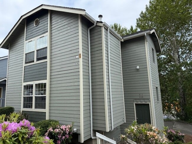 property at 811 Blueberry Ln