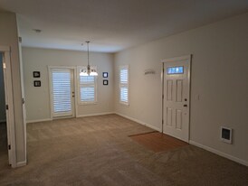 10829 NE Red Wing Way in Hillsboro, OR - Building Photo