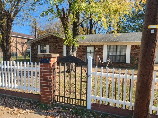 property at 413 S Fulton St