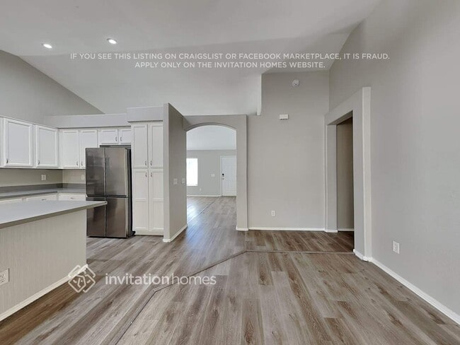 7358 E Nopal Ave in Mesa, AZ - Building Photo - Building Photo